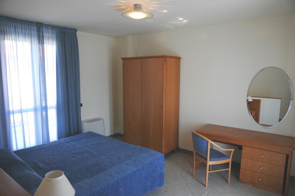 One-Bedroom Apartment,393847737:JPEG
